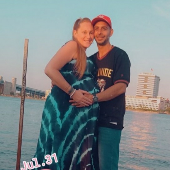 Clothes from name brand to everyday lounge. SALE - Picture 1 of 3